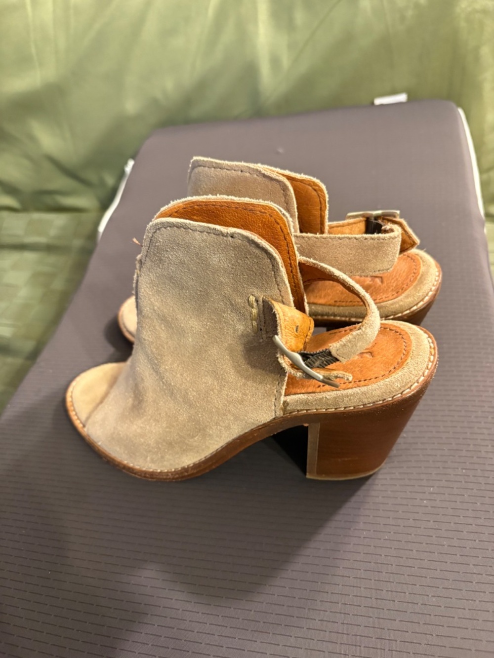 Frye Shoes - Picture 4 of 9